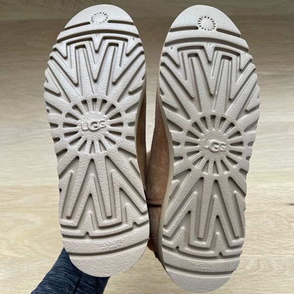 UGG Cory II Bootie size 5 - Picture 5 of 5